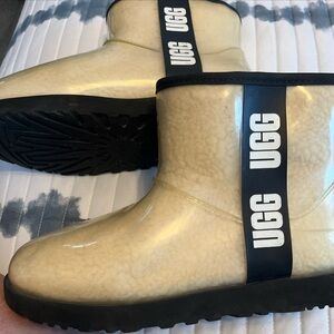 UGG Clear Classic Mini Boot Women’s possible size 10 Winter Warm Water resistant